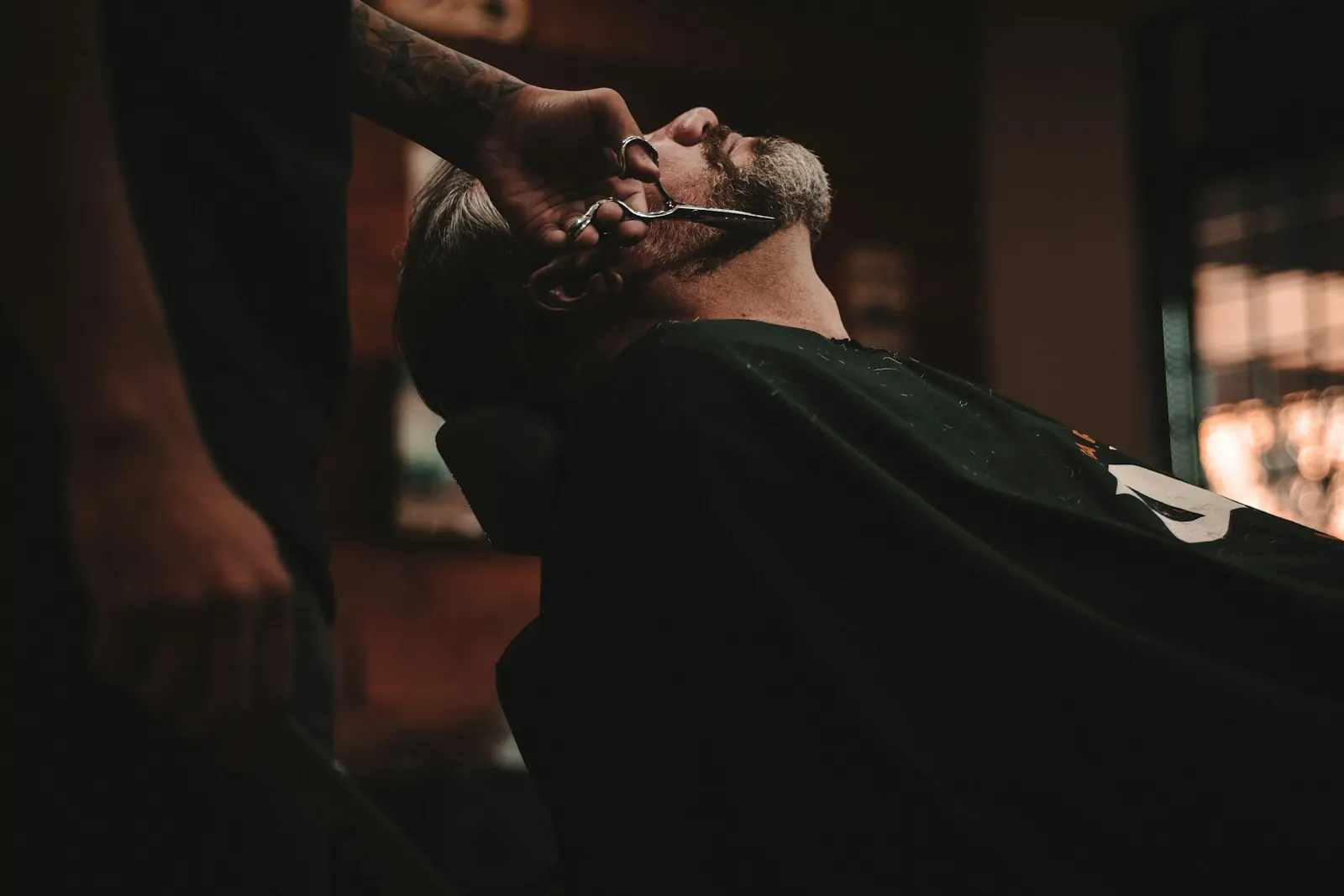 Barba feita na navalha